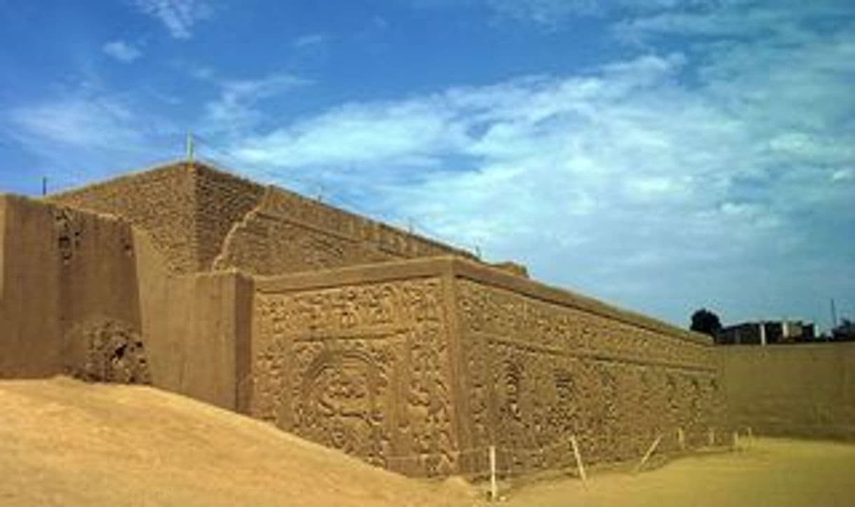 Lugar Huaca Arco Iris