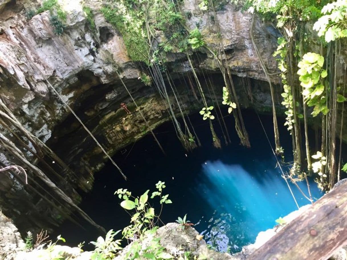 Lugar Cenote San Lorenzo Oxman