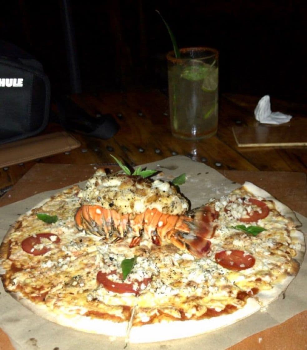 Restaurantes ROOTS Pizzas a la leña Isla Holbox