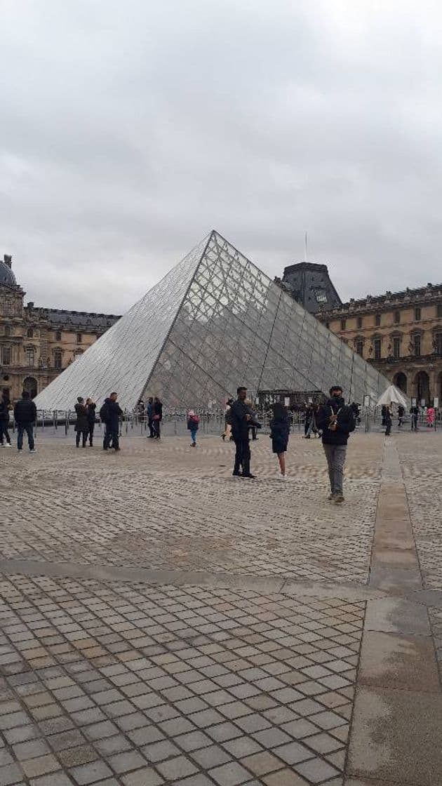 Place Museo del Louvre