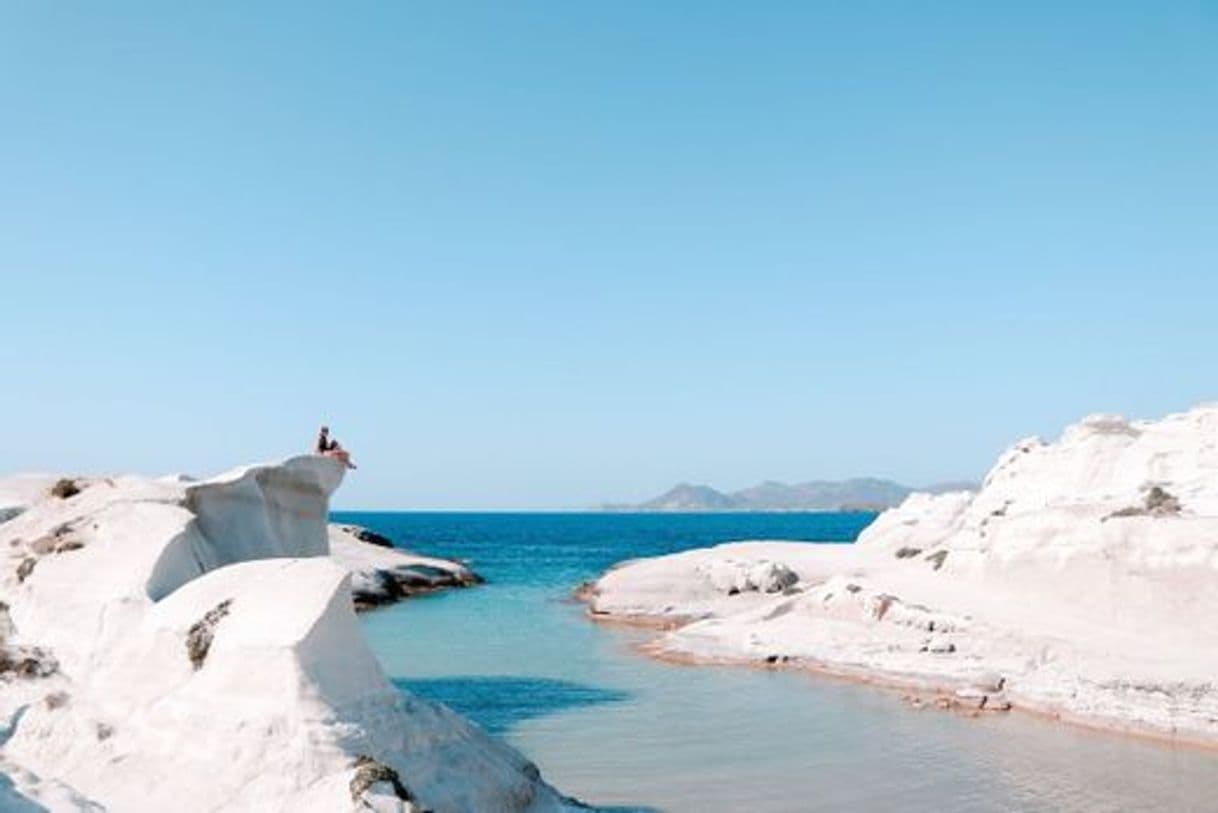 Place Sarakiniko Rooms - Milos Island