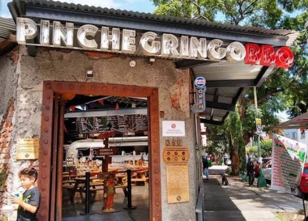 Restaurants Pinche Gringo BBQ · Patio