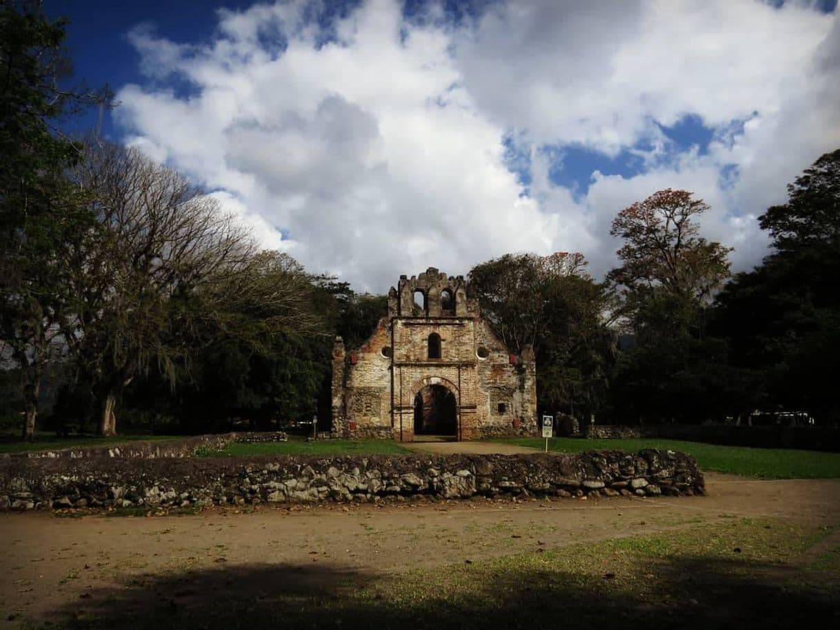 Lugar Ruinas de Ujarrás