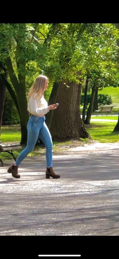 Moda CONOCÍ A UNA CHICA EN EL PARQUE