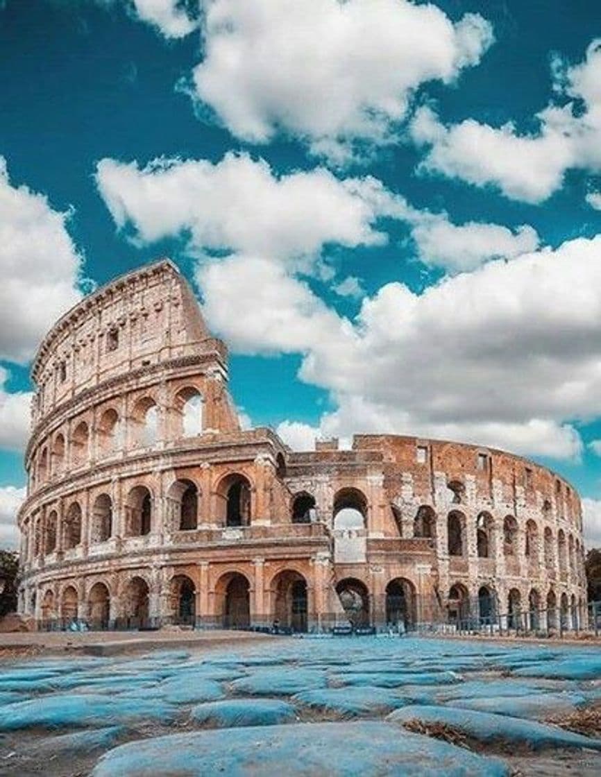 Lugar Coliseo de Roma