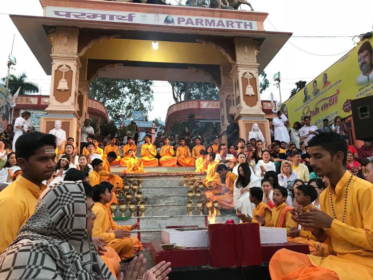 Place Ganga Arti; Laxman Jhula