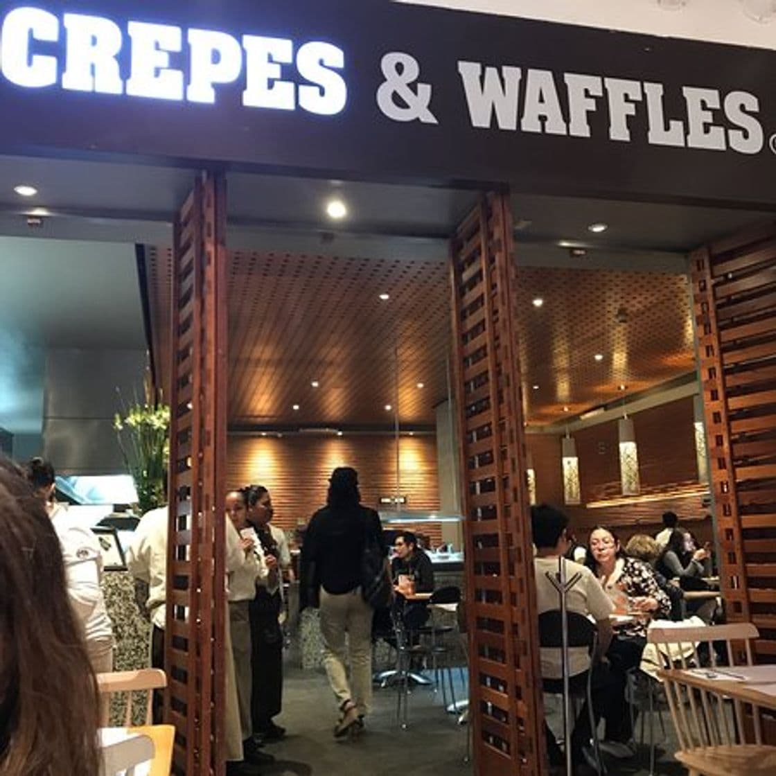 Restaurants Crepes & Waffles Roma