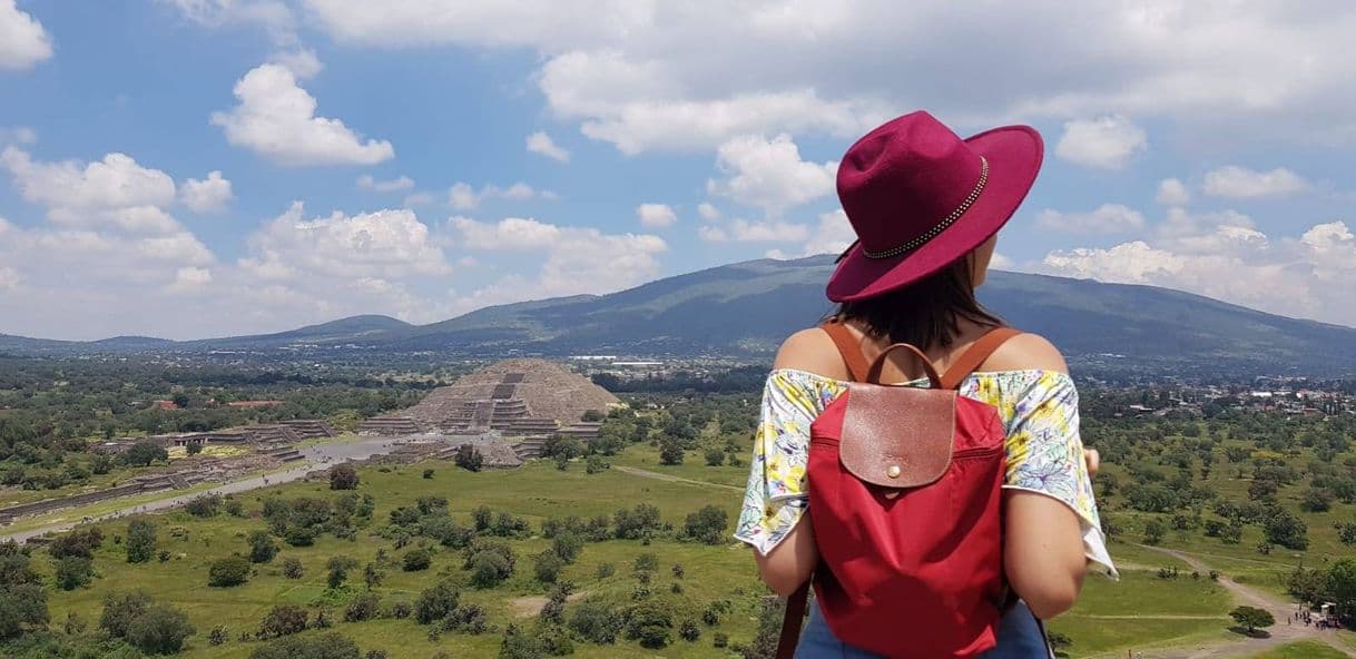 Lugar Piramides De Teotihuacan