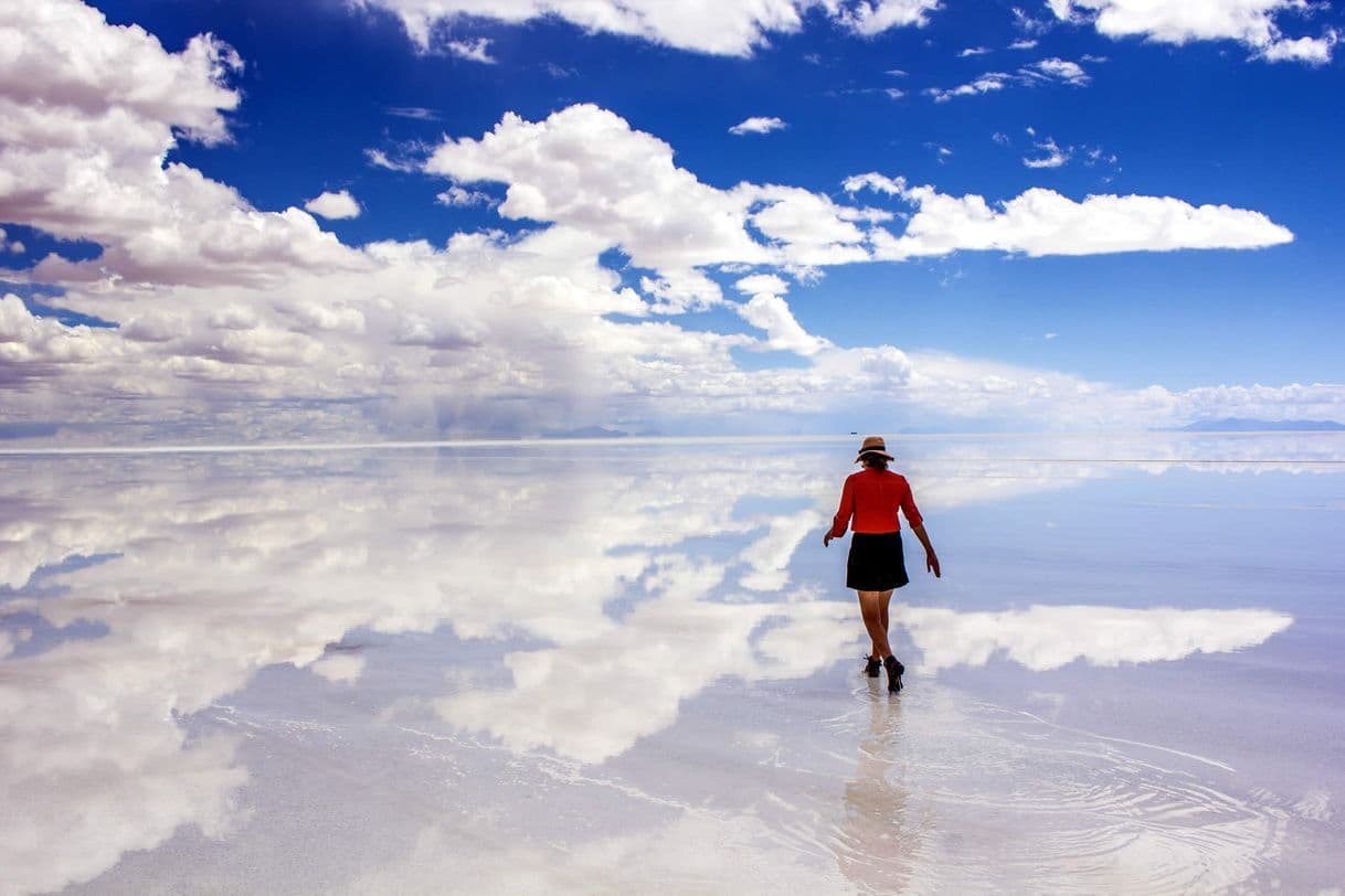 Fashion Salinas de Uyuni, un vasto desierto de sal surrealista