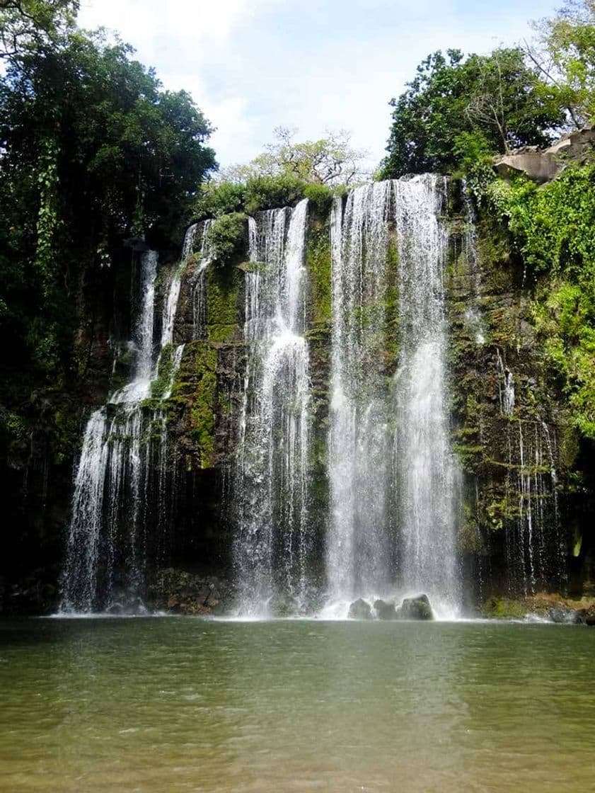 Place Llanos De Cortez Falls