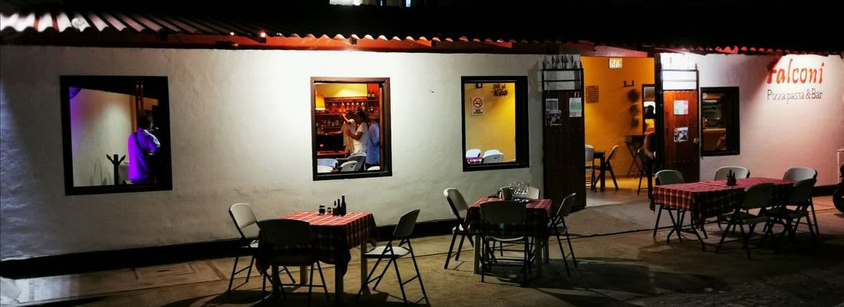 Restaurantes Falconi Pizza, Pasta & Bar