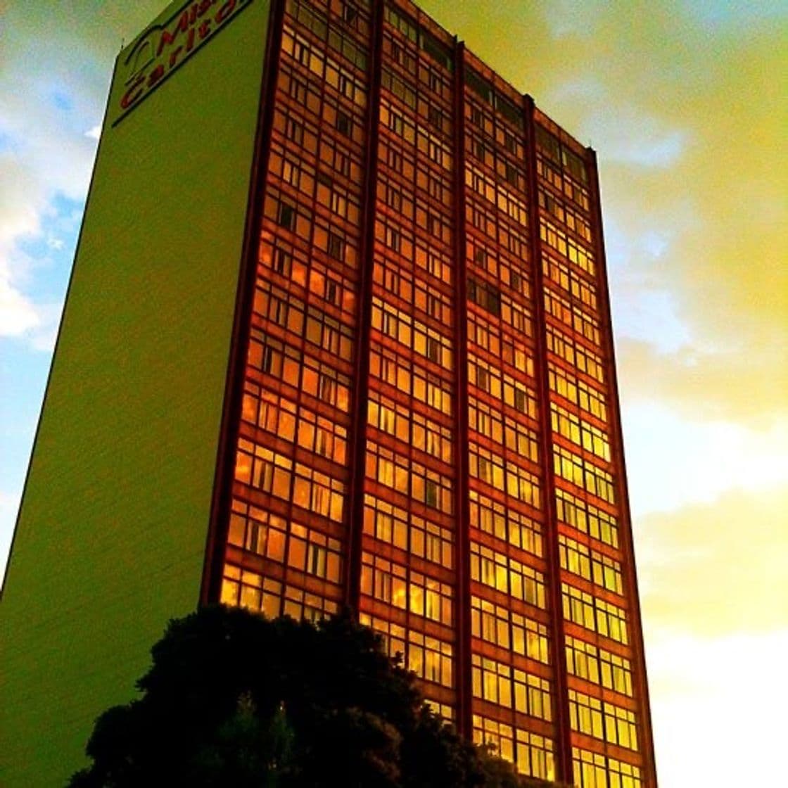 Lugar Hotel Misión Guadalajara Carlton