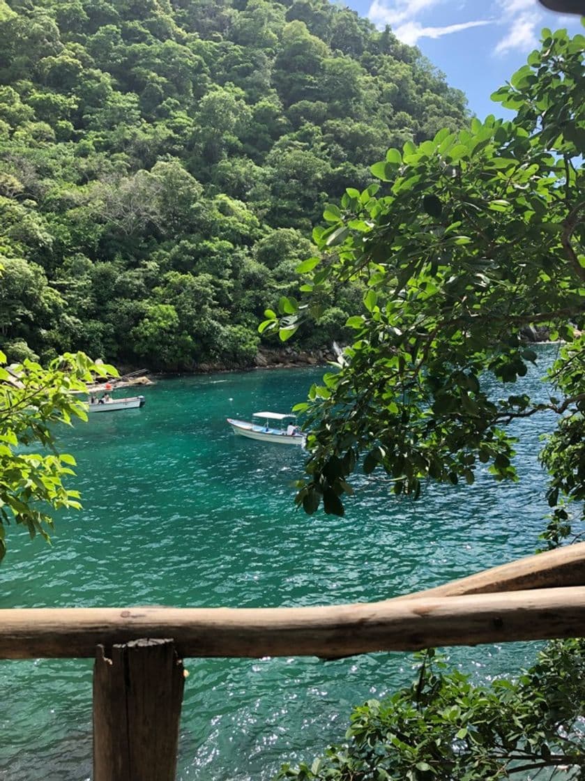 Lugar Colomitos Beach