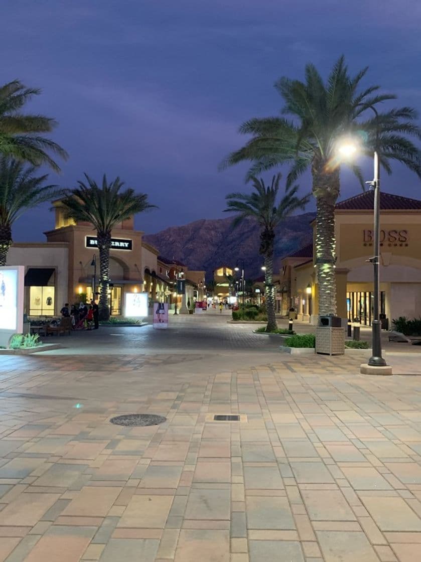 Place Desert Hills Premium Outlets