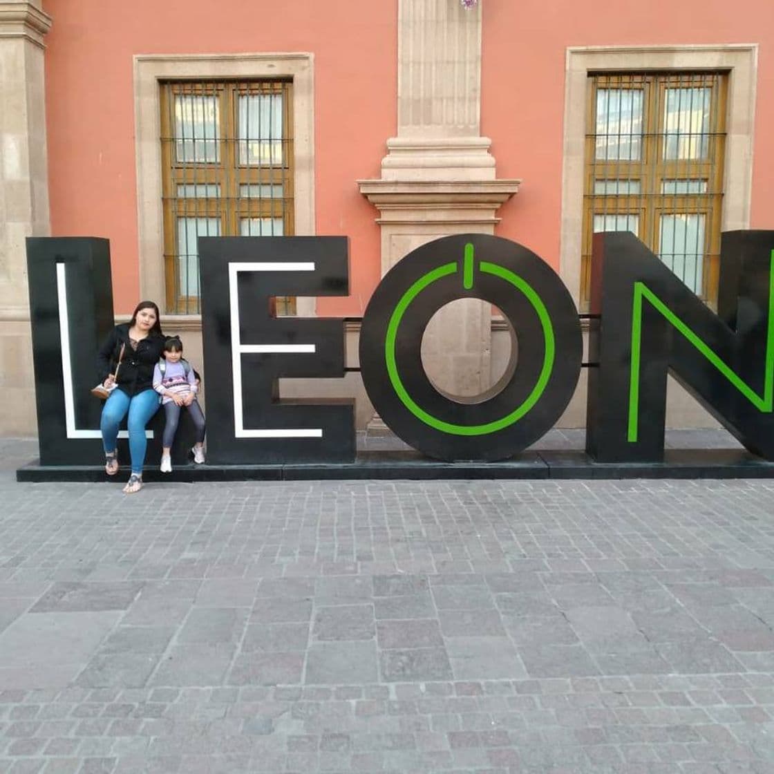 Place León