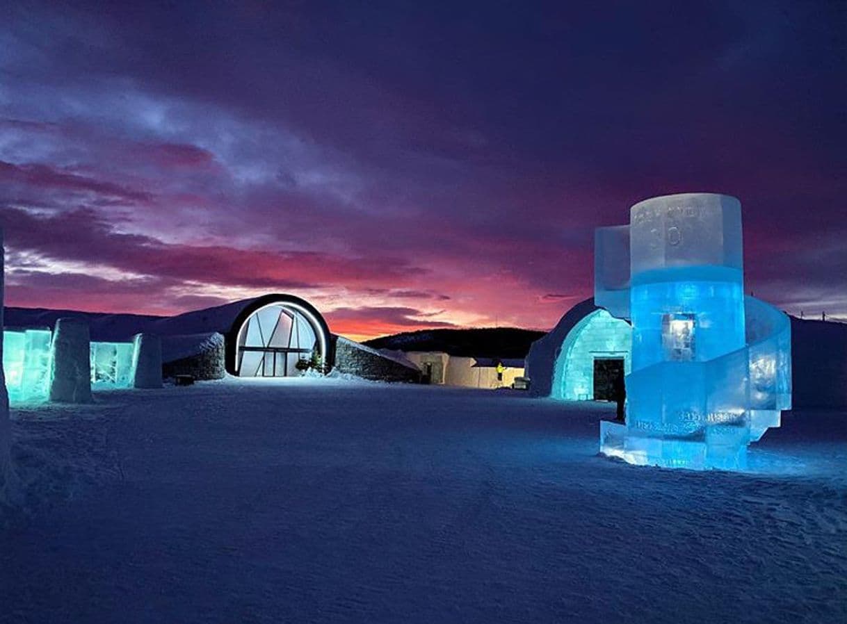 Place Hôtel de glace