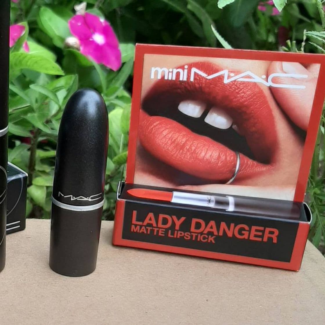 Beauty mac lipstick lady danger