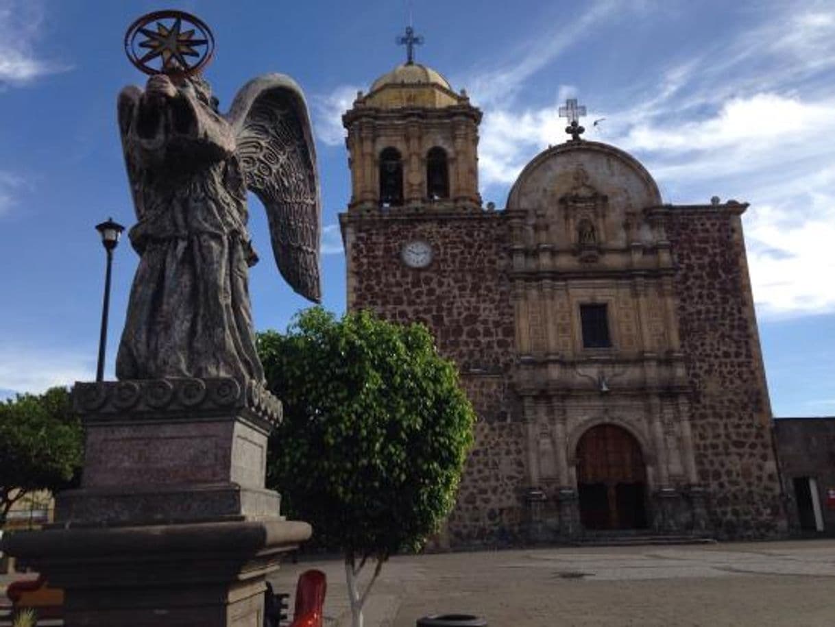 Lugar Parroquia Santiago Apóstol