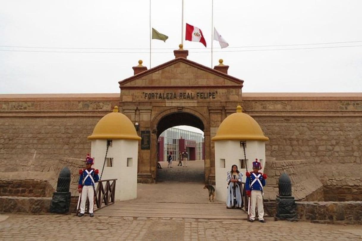 Lugar Fortaleza del Real Felipe