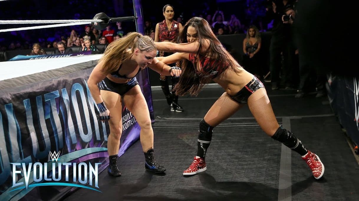 Moda Nikki Bella vs Ronda Rousey