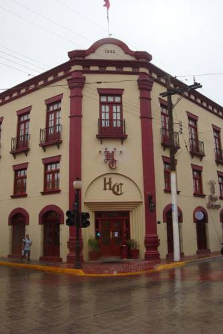 Lugar Hotel Colonial