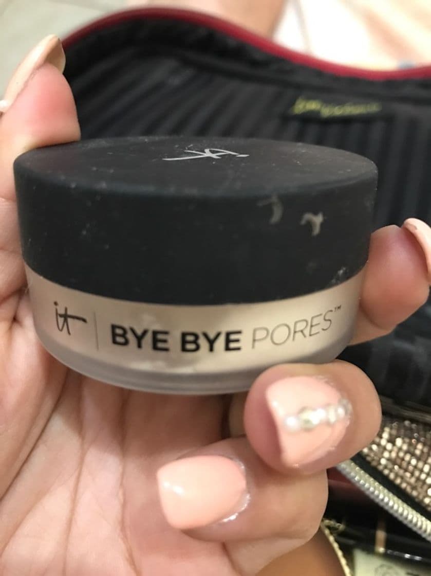 Producto IT Cosmetics Bye Bye Pores acabado sin poros