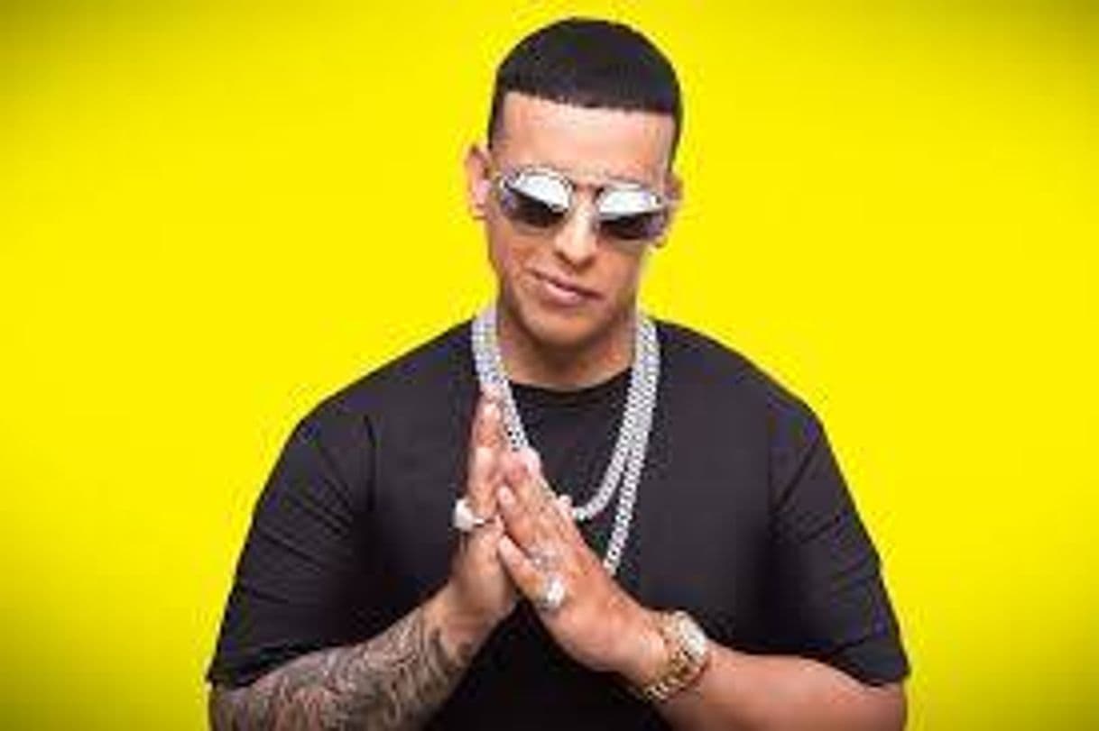 Moda Pose-Daddy yankee