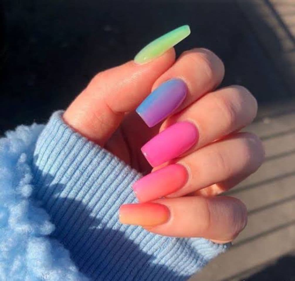 Moda Uñas arcoíris 🌈❤️🌟