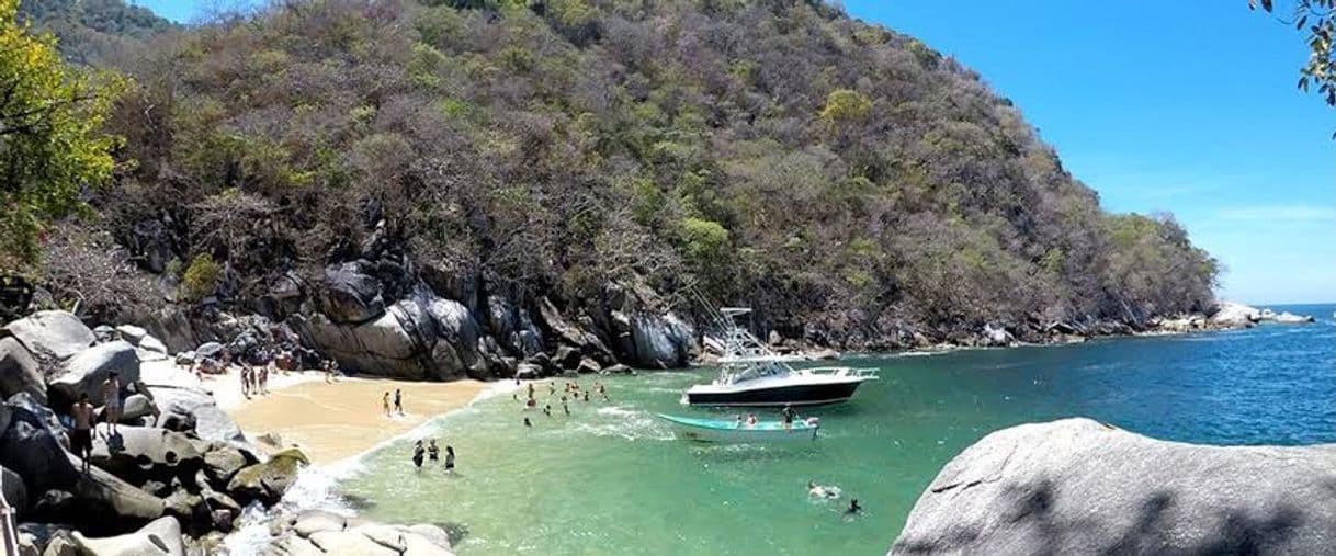 Lugar Colomitos Beach