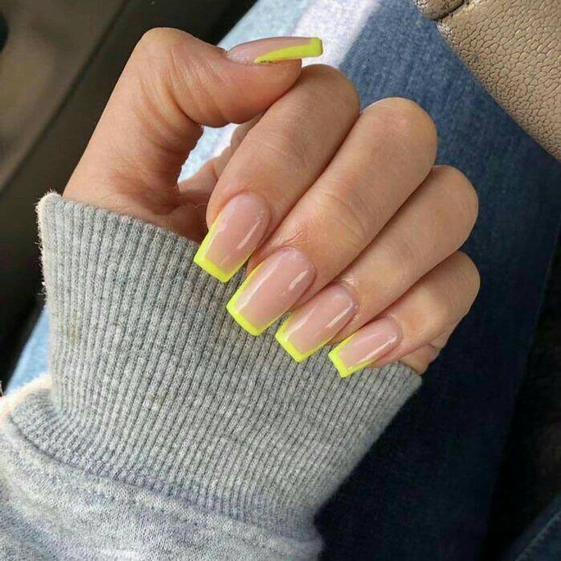 Moda Nails