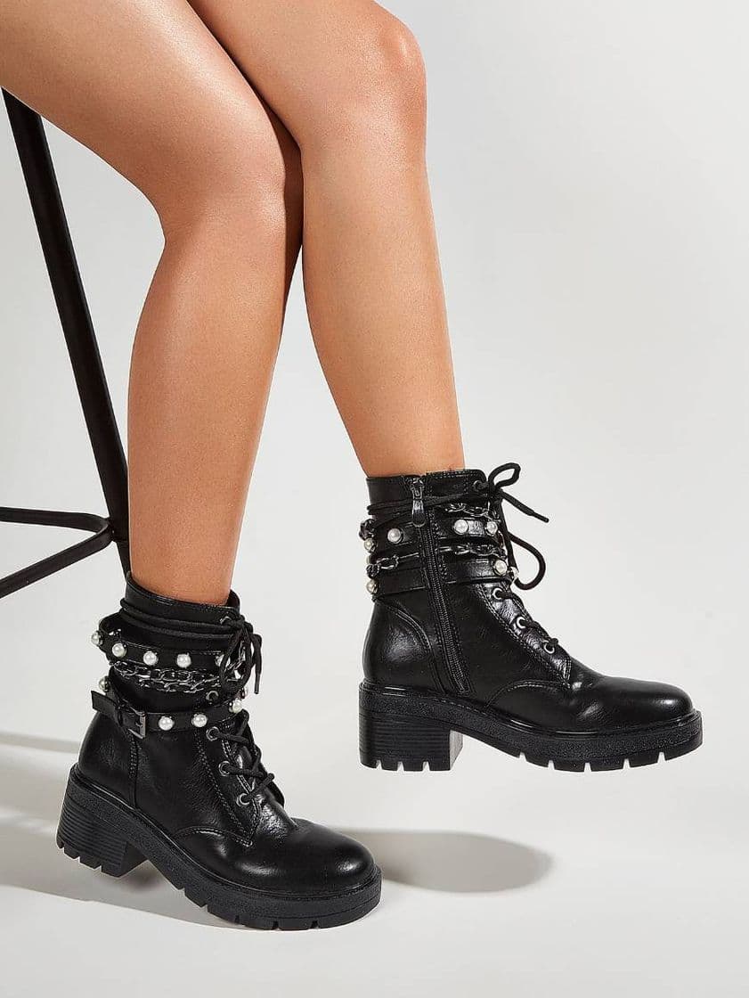 Moda Botas con cadena y perlas 