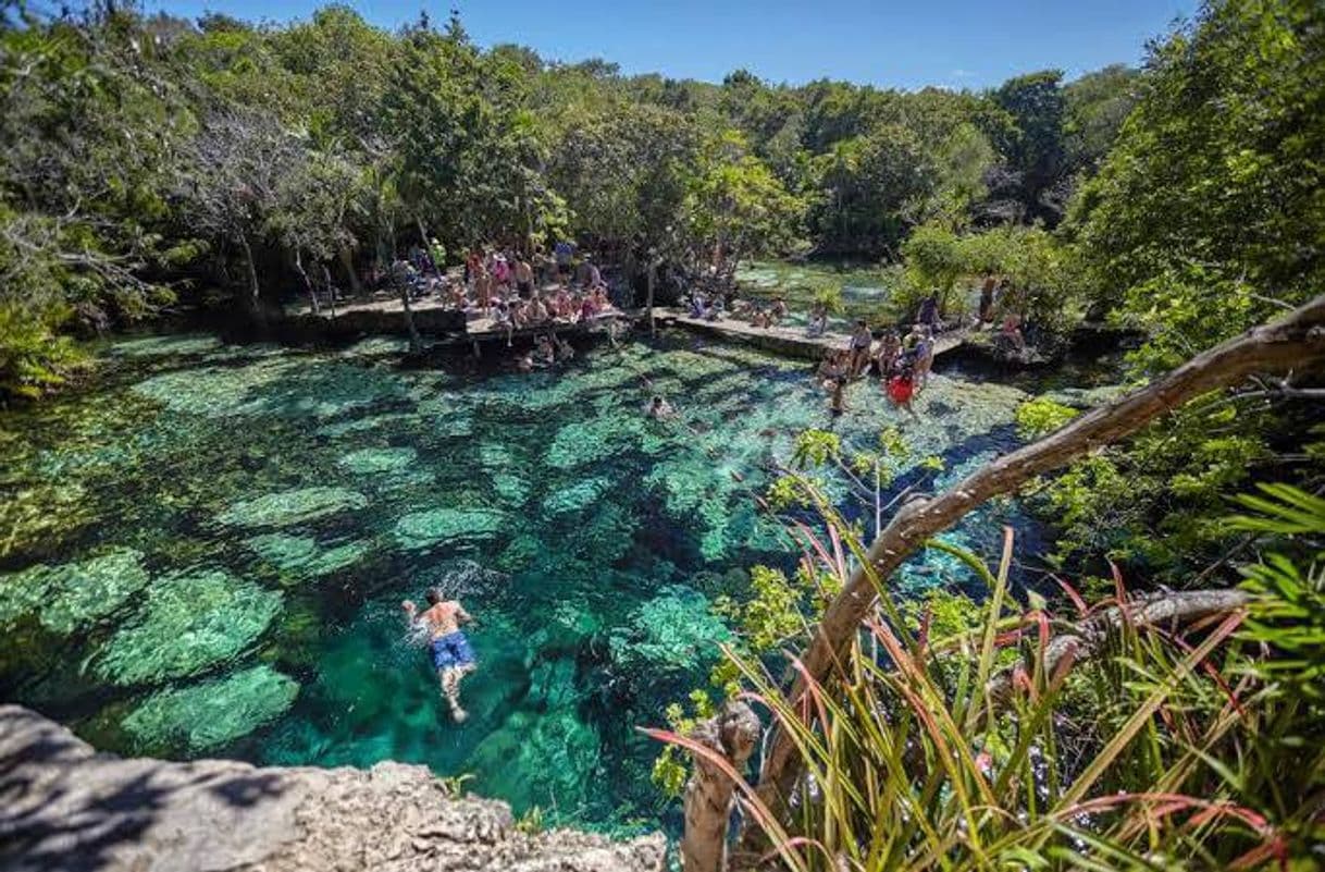 Lugar Cenote Azul