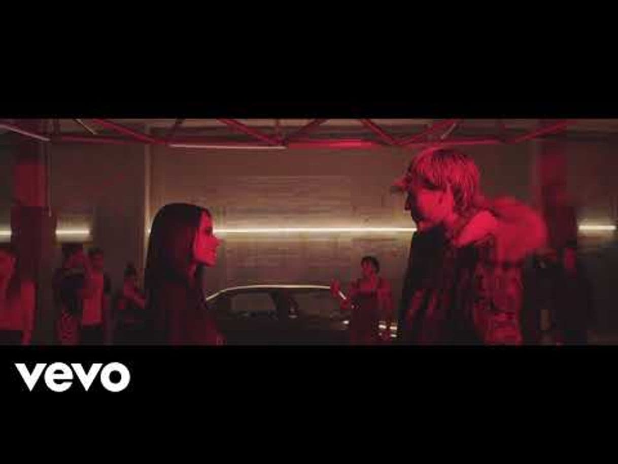 Moda Becky G, Paulo Londra - Cuando Te Besé (Official Video) - YouTube