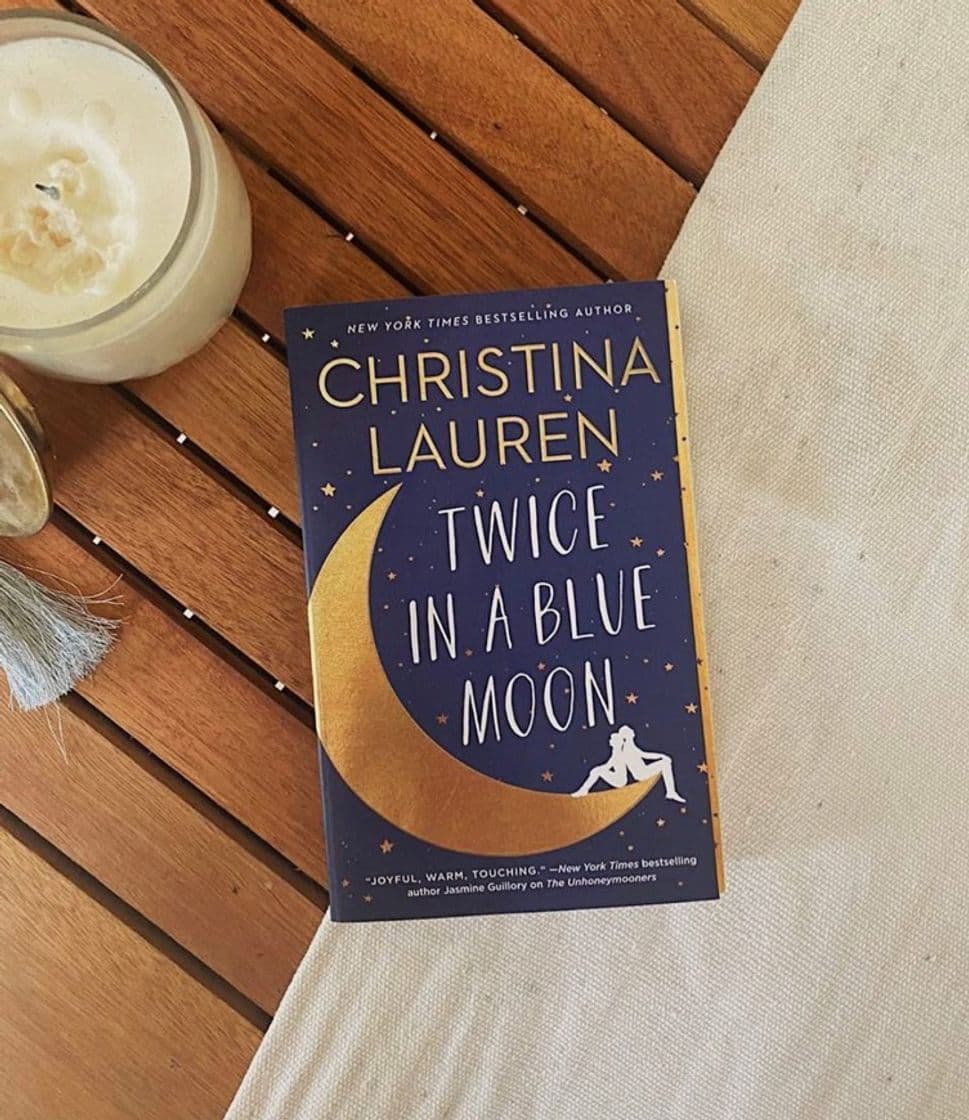 Moda Twice in a blue moon de Christina Lauren