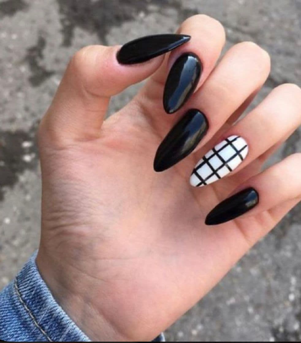 Fashion nails🖤