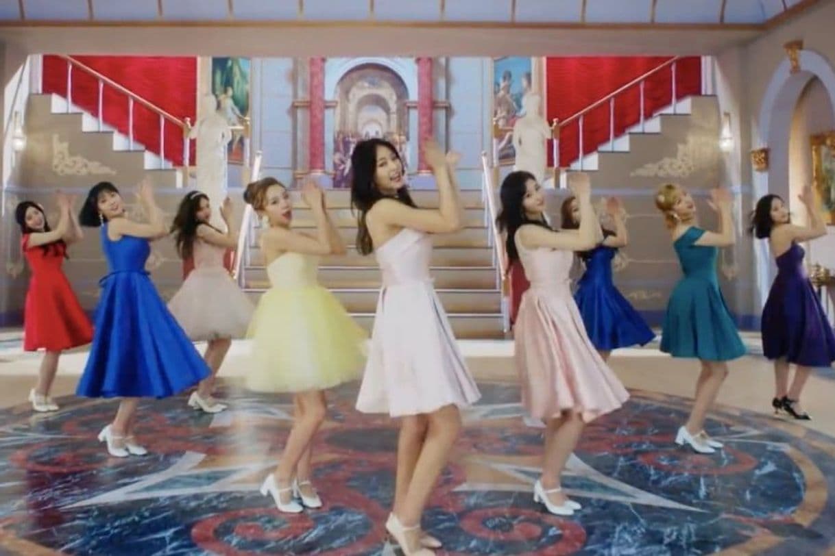 Music TWICE "What is Love?" M/V

