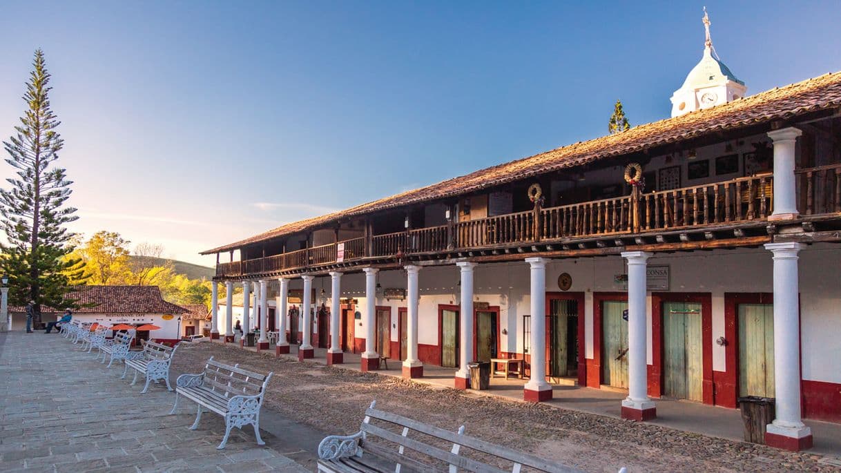 Place San Sebastián del Oeste Centro