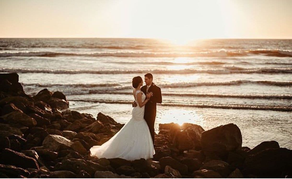 Moda Sesión de boda en atardecer en playa 