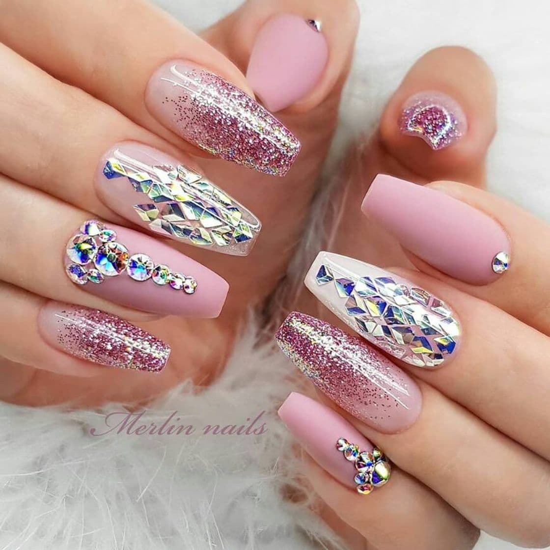 Moda @merlin_nails instagram page