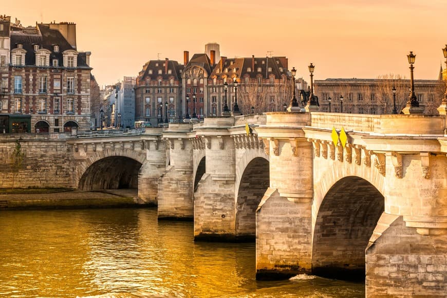 Place Pont Neuf