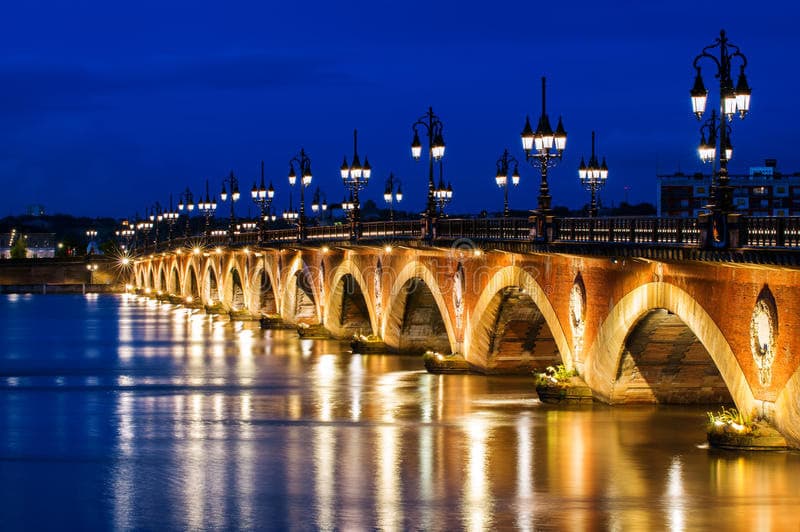 Place Pont de pierre