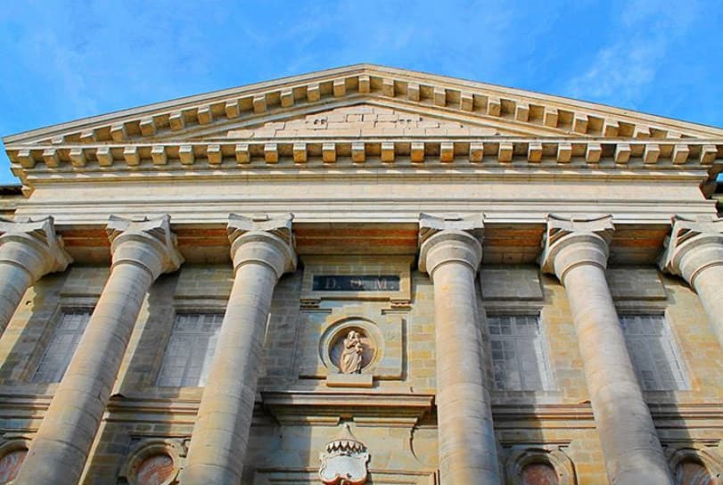 Place Basílica de la Dorada de Toulouse