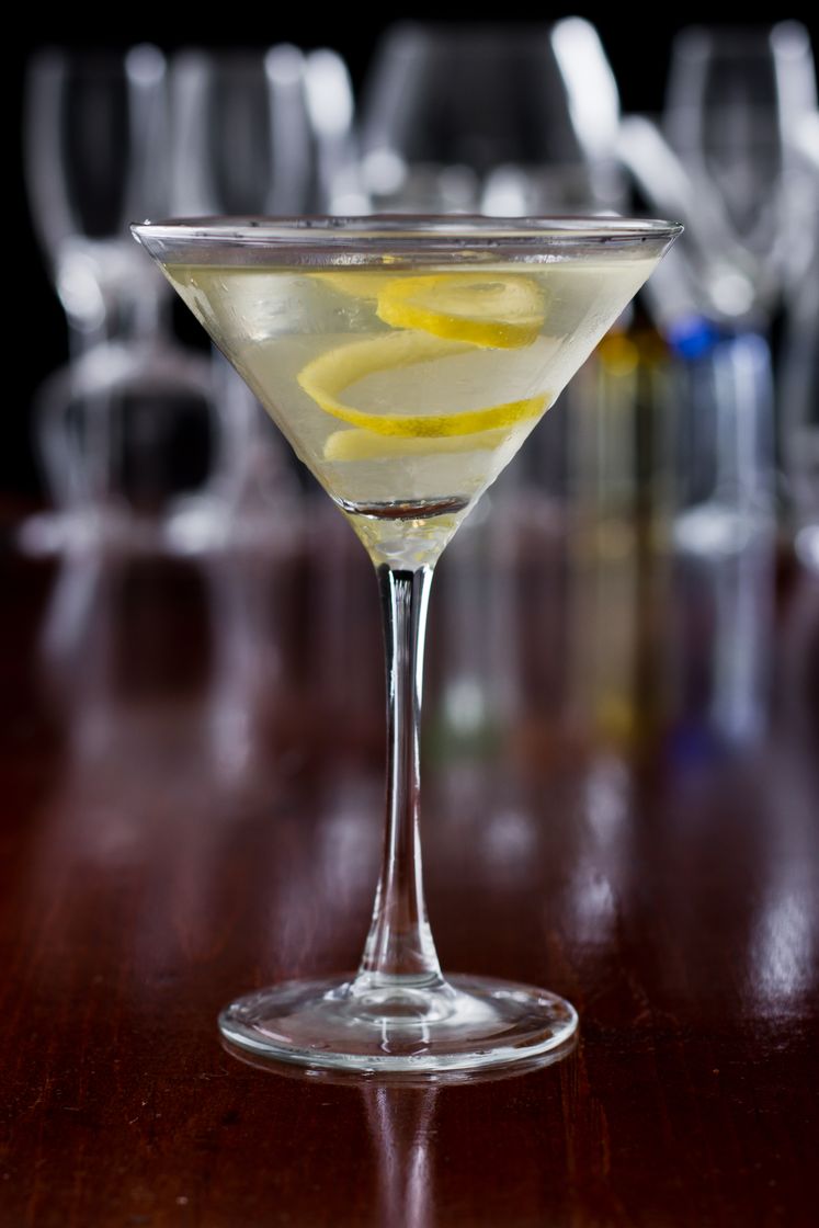 Moda Vesper martini