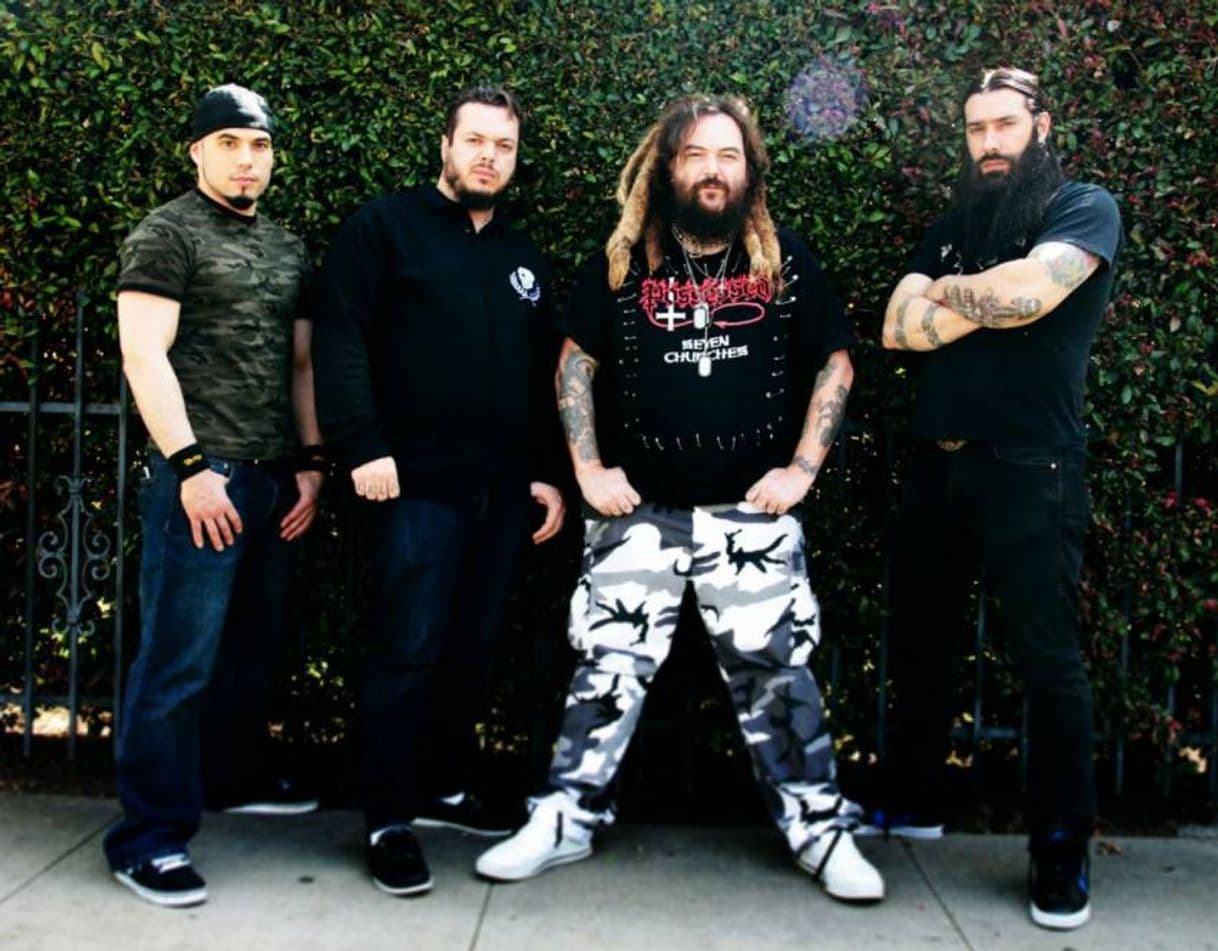 Moda Cavalera Conspiracy