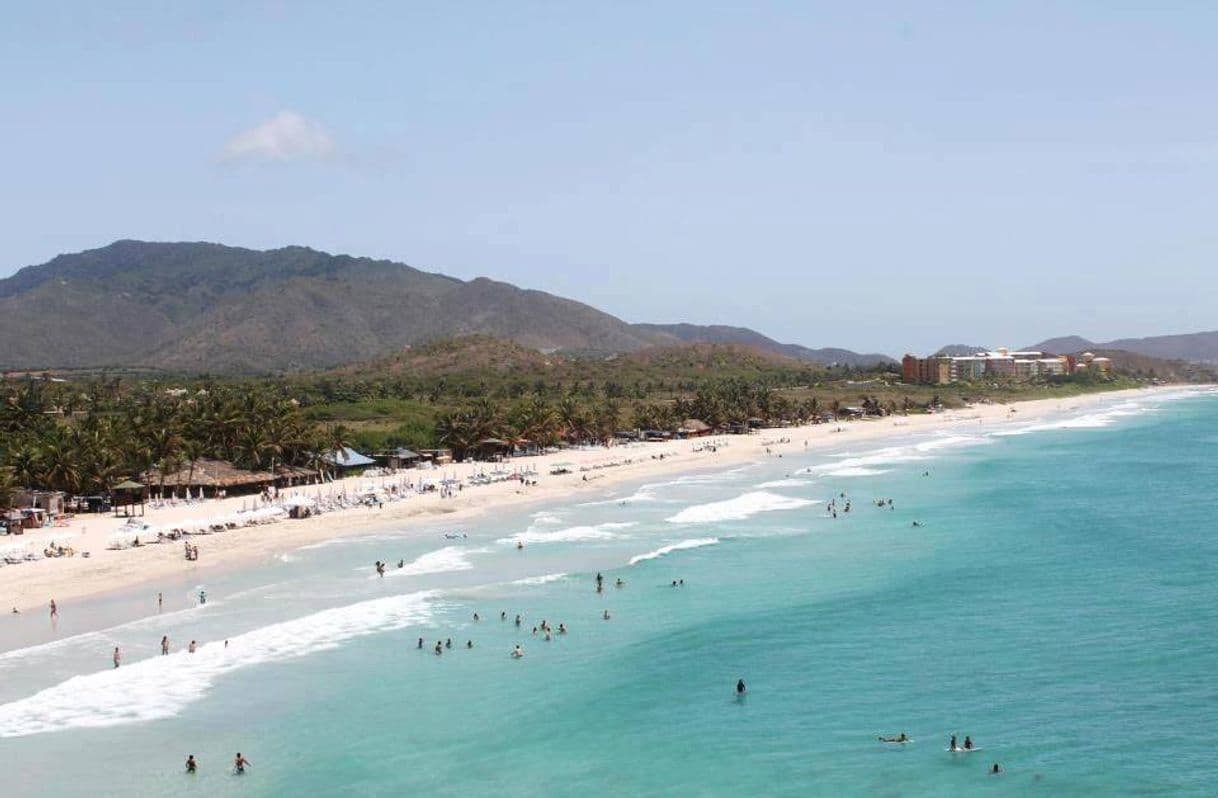 Fashion Playa parguito una de las más visitadas por turistas 