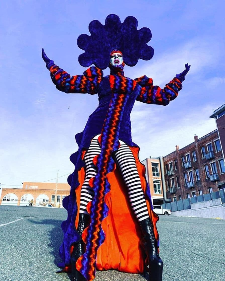 Fashion Jimbo (@jimbothedragclown)