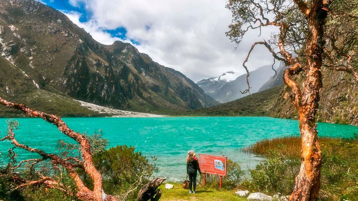 Place Laguna De Llanganuco