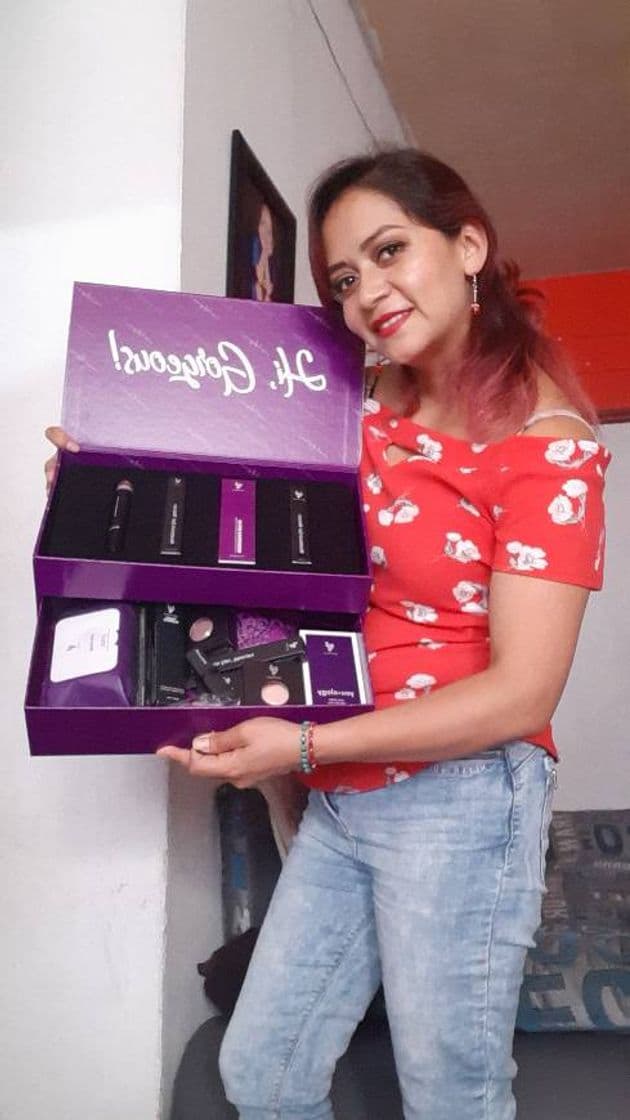 Fashion ÚNETE a mi equipo Younique. 