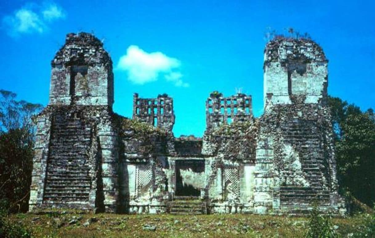 Place Zona Arqueológica Chicanná