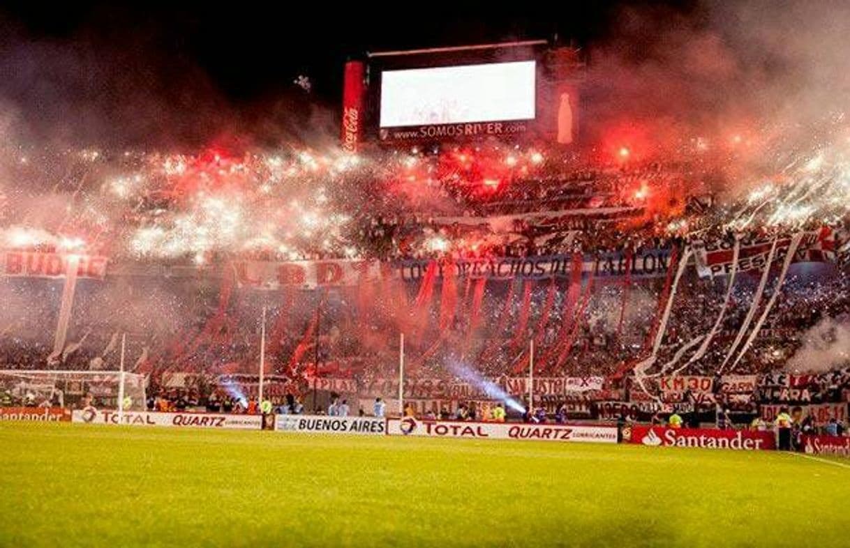 Fashion HINCHADA DE RIVER HUMILLA A BOCA